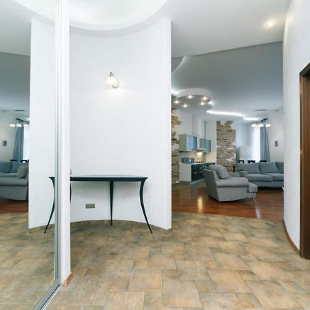 Apartament Lux Near Maidan, Khreschutyk 3Br Kijów Zewnętrze zdjęcie