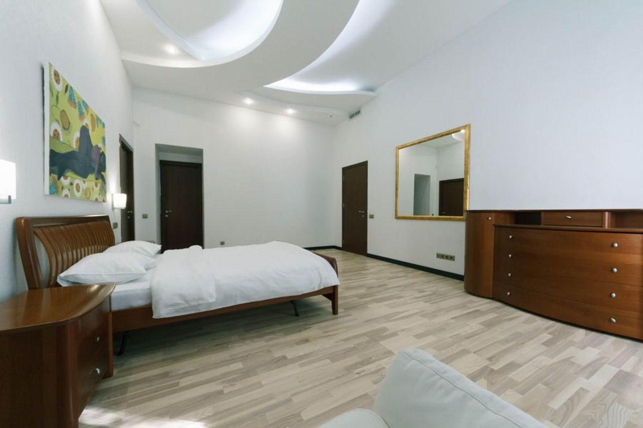 Apartament Lux Near Maidan, Khreschutyk 3Br Kijów Zewnętrze zdjęcie