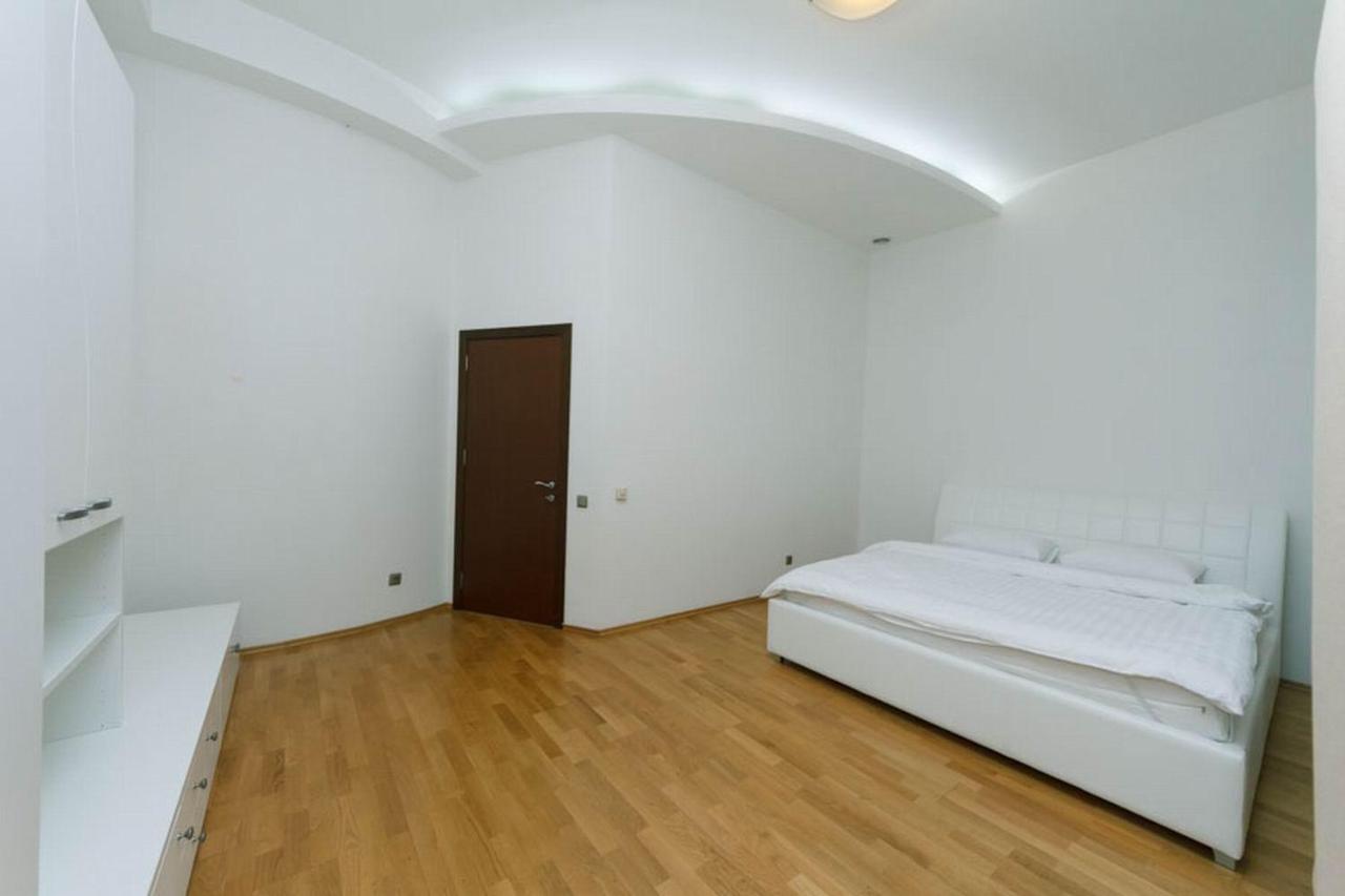 Apartament Lux Near Maidan, Khreschutyk 3Br Kijów Zewnętrze zdjęcie